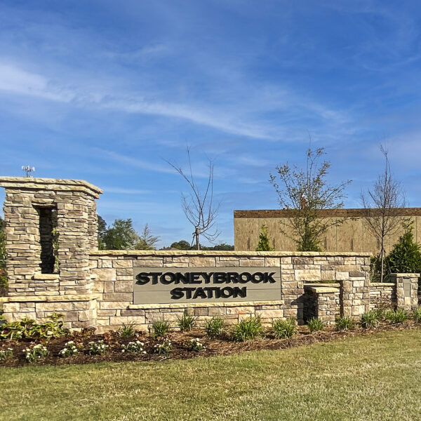 Stoneybrook Station sign outside of subdivision