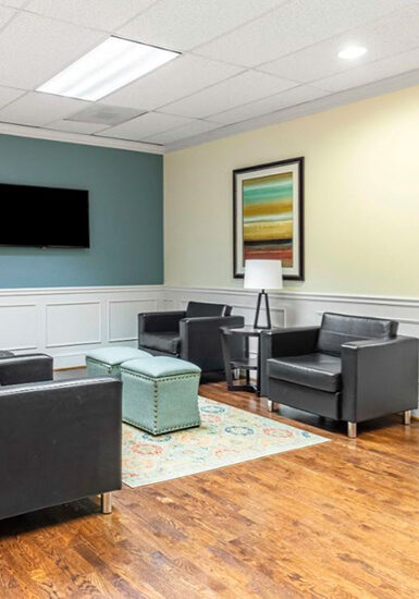 Chattanooga interior 2 Chatanooga, TN reginal office sitting area